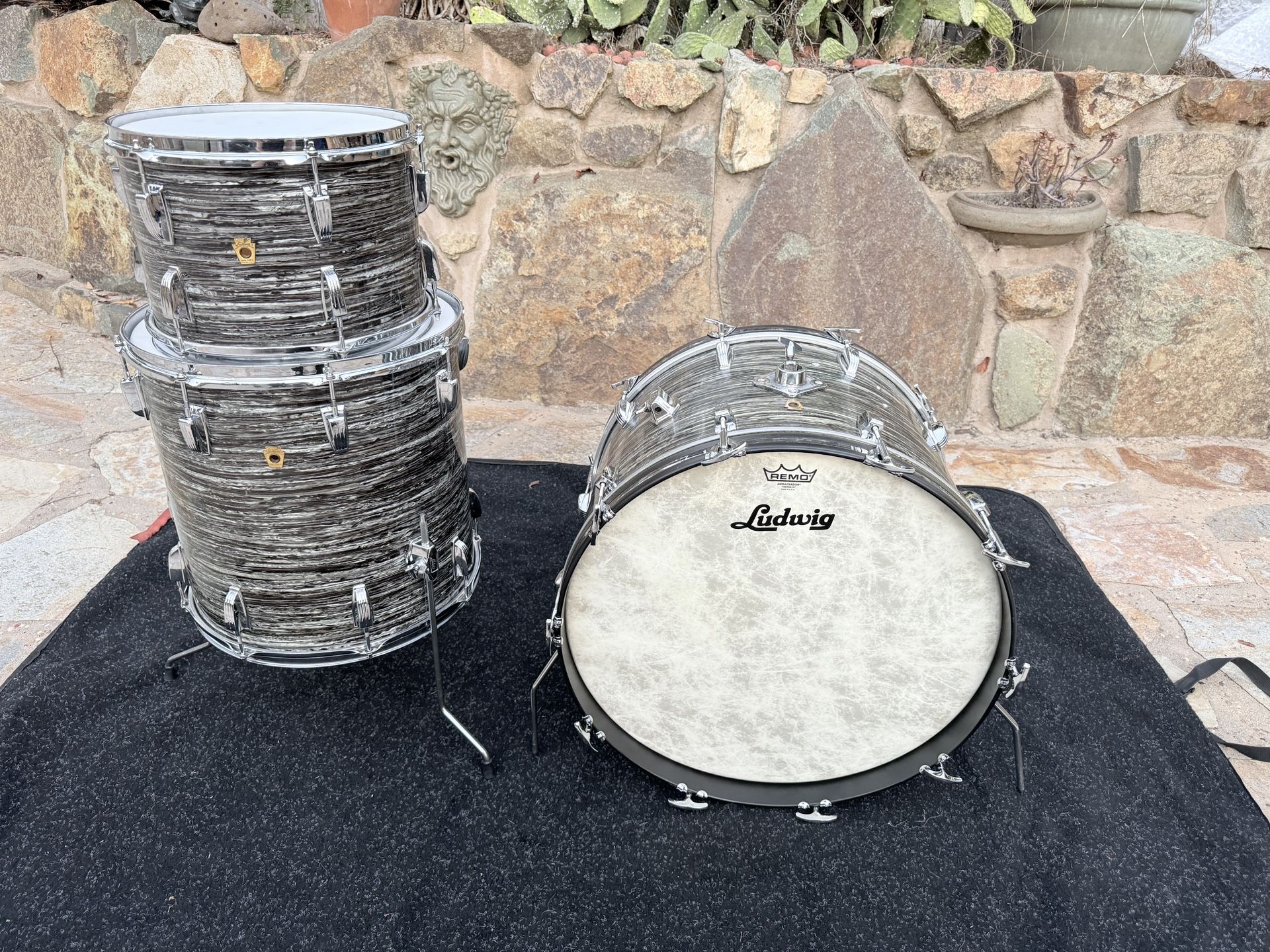 Ludwig Super Classic 1968 Black Oyster Pearl Drum Kit