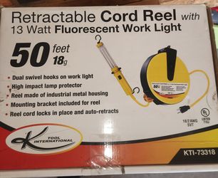 KTI 50ft Cord Florescent light retractable cord