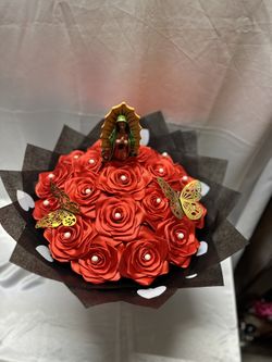 Arreglo De Flores Eternas Para La Virgen 