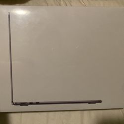 NEW 13.6-inch MacBook Air with Apple M2 chip (8GB unified memory, 256GB SSD)