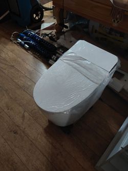 Smart Toilet Brand New!