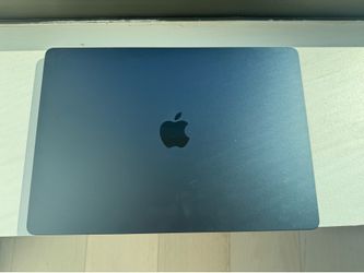 NEW 2025 MacBook Air 15’ M4 chip 512GB midnight