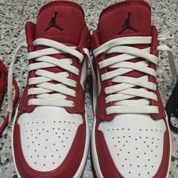 Nike Jordan 1 low red mens 8.5 $60