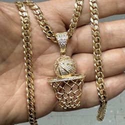 Iced out basketball pendant and Cuban necklace🔥☎️954-471-77-01