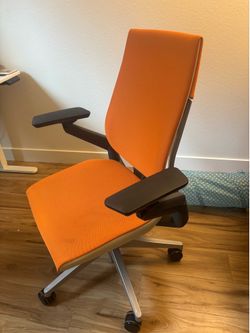 Ergonomic office chair