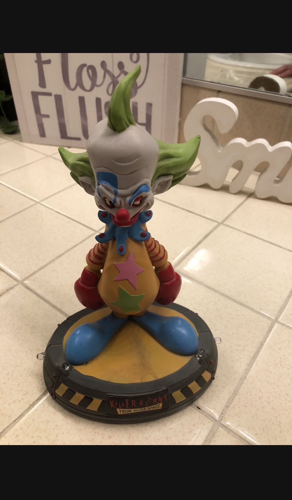 Killer Klowns From Outer Space Statue