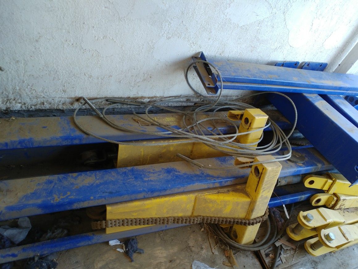 9000 lbs. 2 post car hydraulic lift for Sale in Lancaster, CA OfferUp