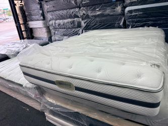 Queen beautyrest Matress Set .
