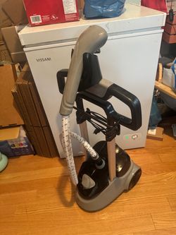 Standing Upright Garment Steamer