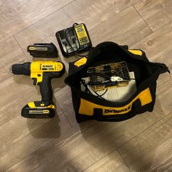 Dewalt 20v Drill With Charger Kit And Bag 
