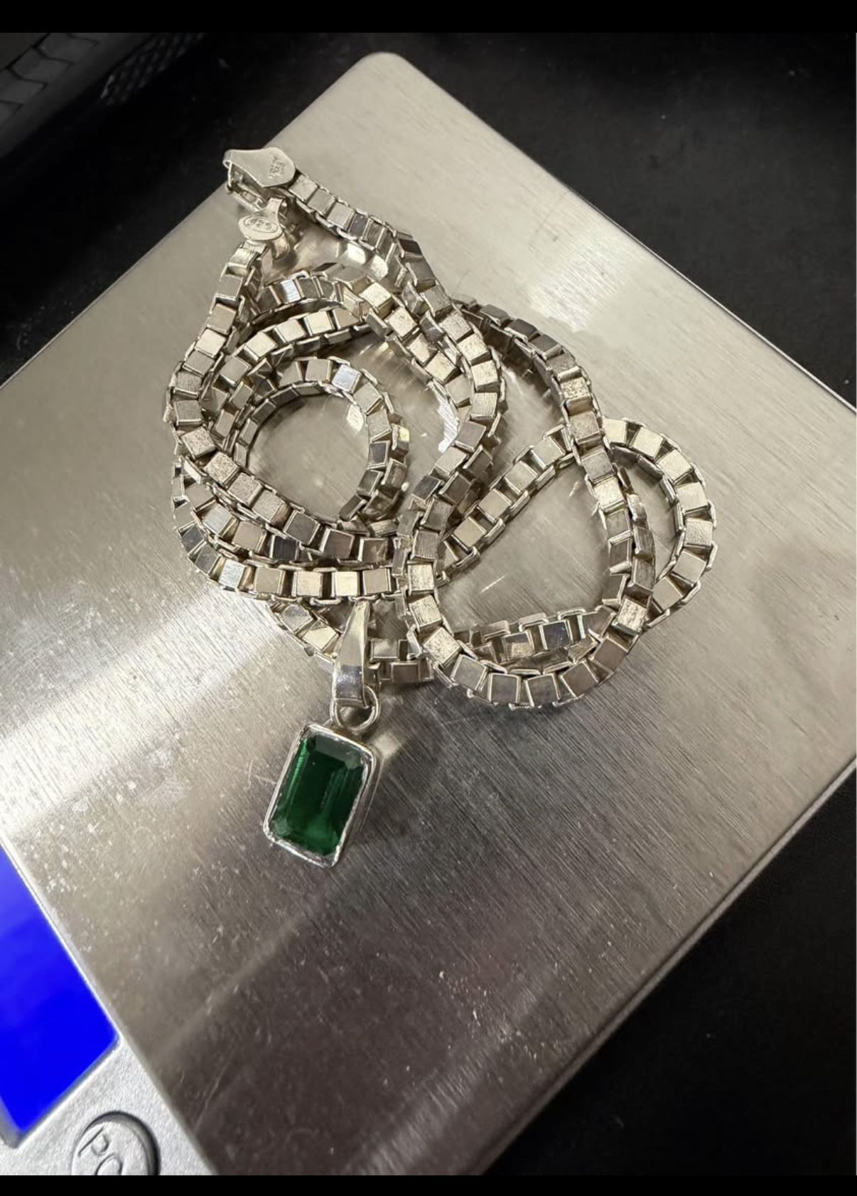 Silver necklace square link with emerald pendant
