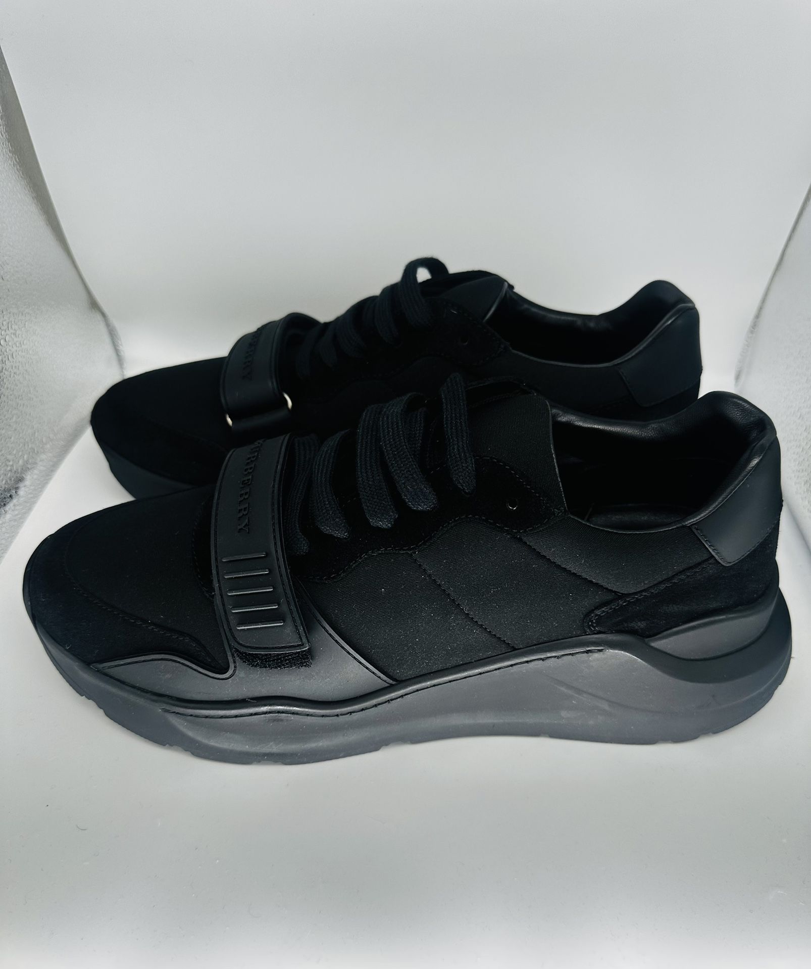 Men’s Burberry Black Sneaker Size 10.5