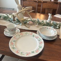 Dinner Stoneware 20 Piece New Complete Set