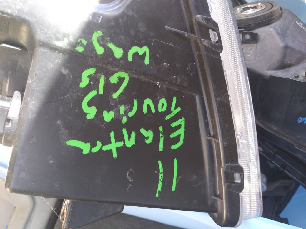 11 hyundai touring headlight