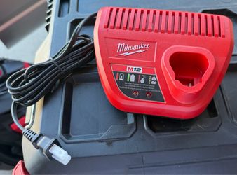 Milwaukee M12 Battery Charger
