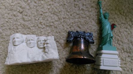 American memorabilia statues set of 3