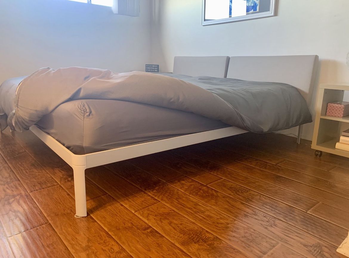 DWR Design Within Reach KING Min Aluminum Minimalist Bed Frame & Alu