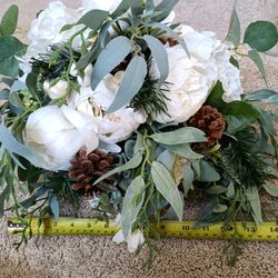 3 Ivory Bridal Bouquets of artificial flowers White

Condition is used twice
$80 for largest bouquet
$30 for 2 smaller bouquets

Measurement of each a