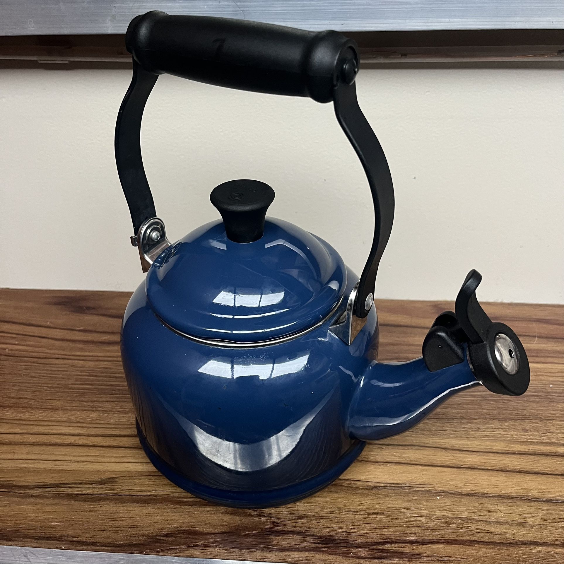 Le Creuset whistling demi tea kettle 1.25 quarts enamel on steel ink blue