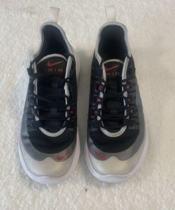Nike Air Max Axis Size 6 y