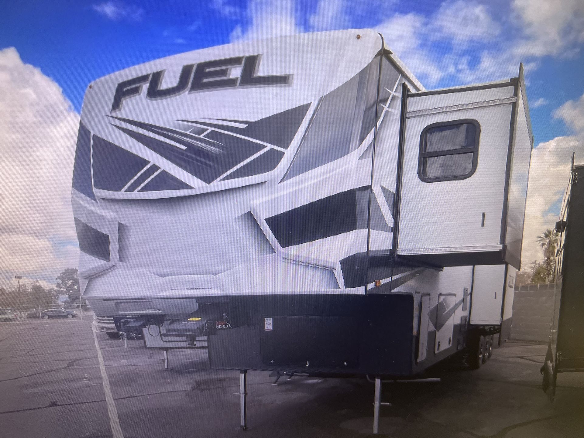 2023 FUEL 395 Toy Hauler