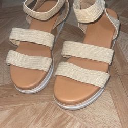 Womens Size 8 Womens Sandals Very Good Condition