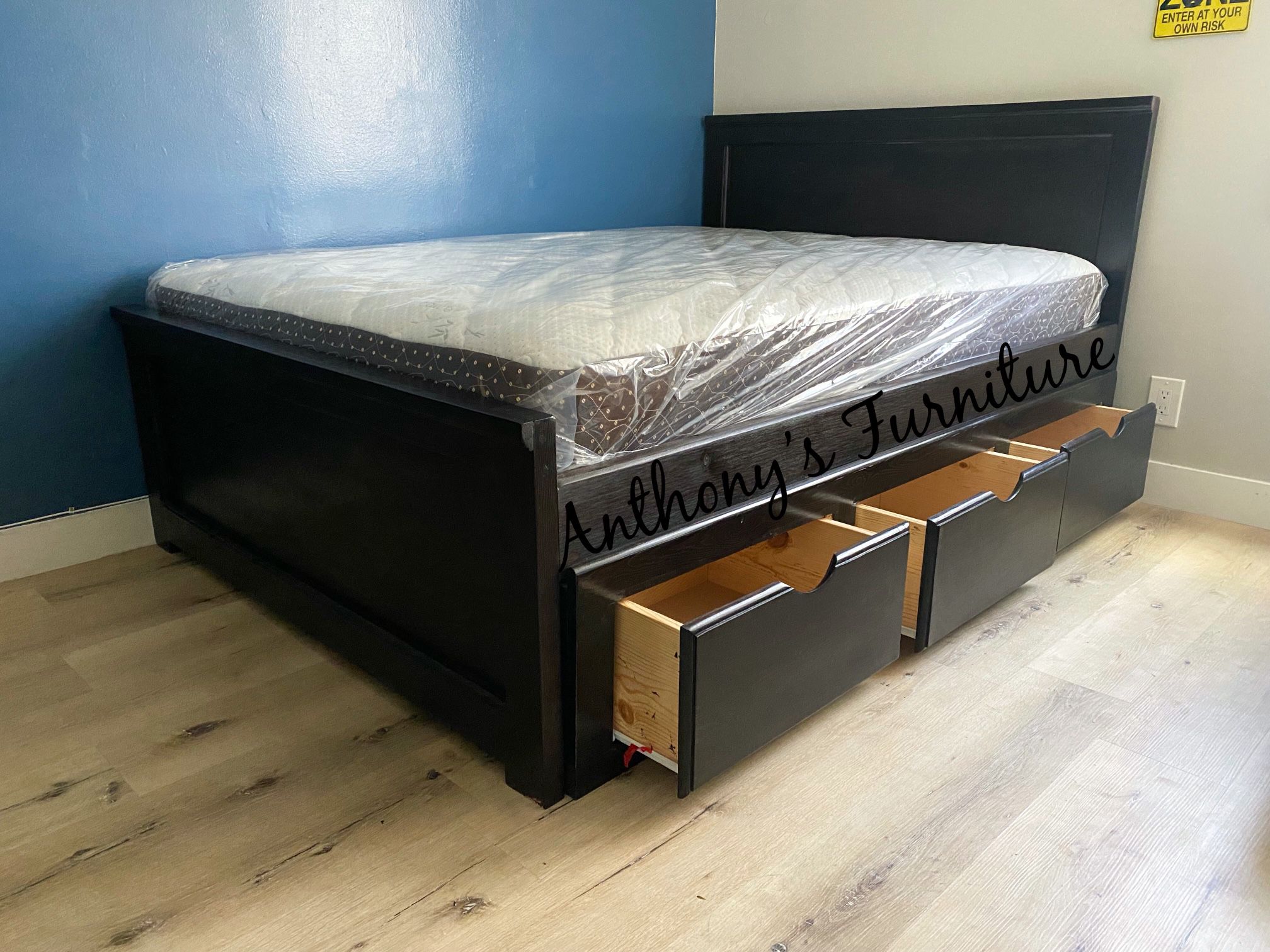 Solid Wood Full Bed & Bamboo Mattress + Drawers 