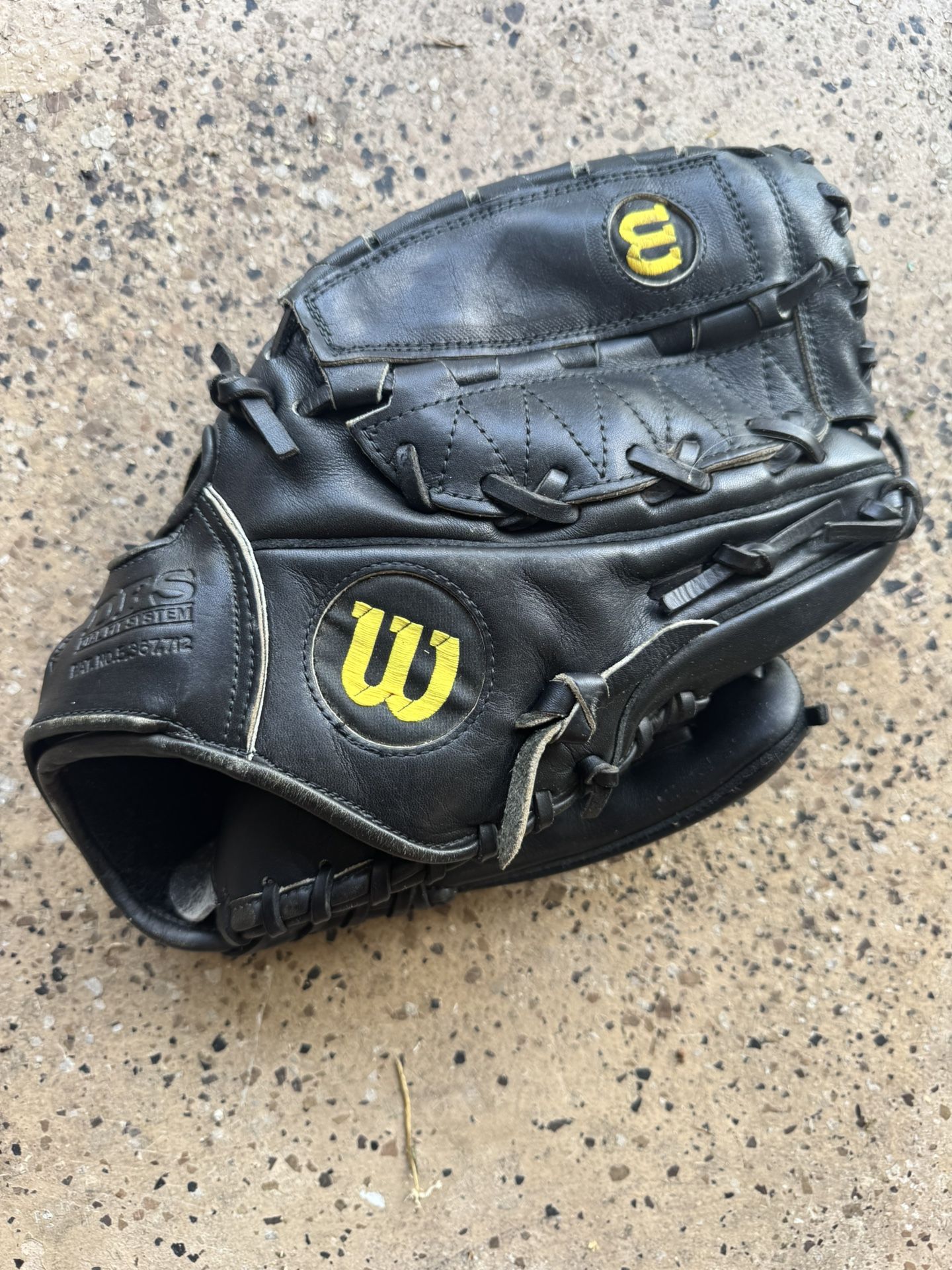 Wilson confirm professional middle infielders glove