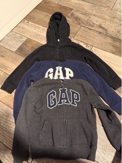 Gap sweaters size 5T