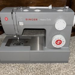 Singer Heavy Duty Sewing Machine
