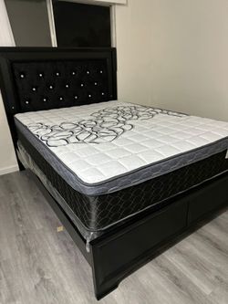 Queen Size Mattress Pillow Top New bedframe sold separately