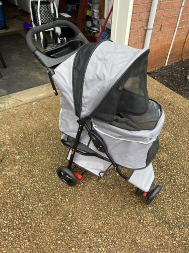 Dog Stroller NO LOWBALLING YOU WILL BE IGNORED