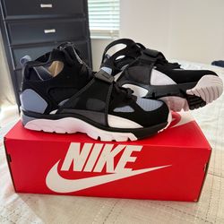 Men Nike Air Trainer Huarache - Size 11