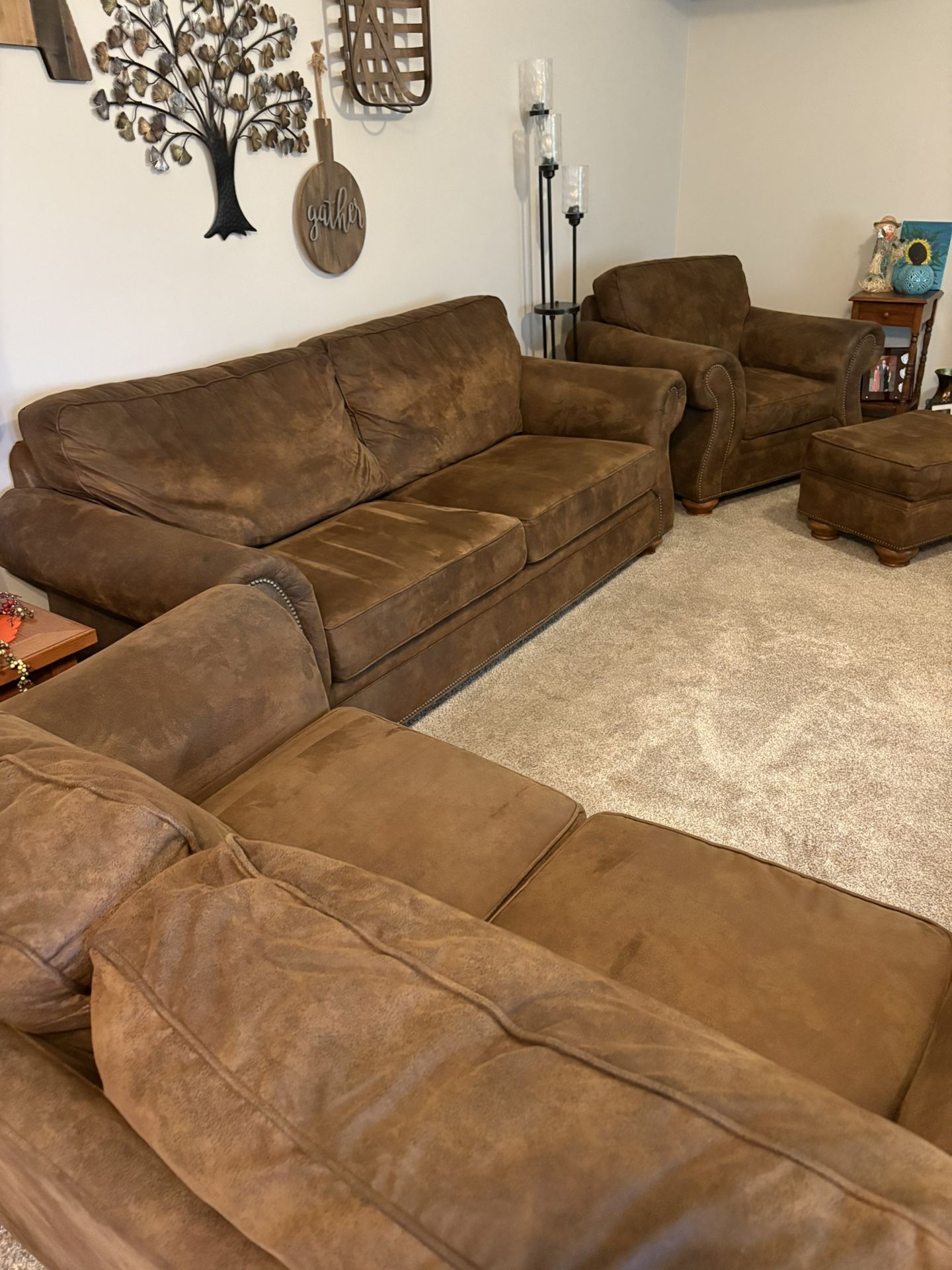Broyhill Living Room Set