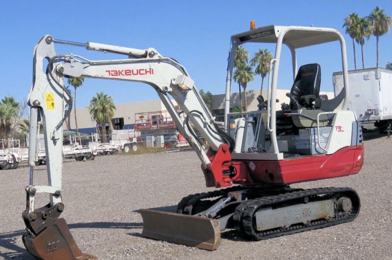 2011 Takeuchi TB228 Mini Excavator