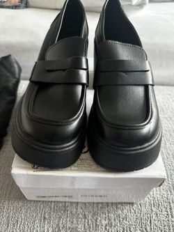 Size 39 Loafers/womens 7 1/2