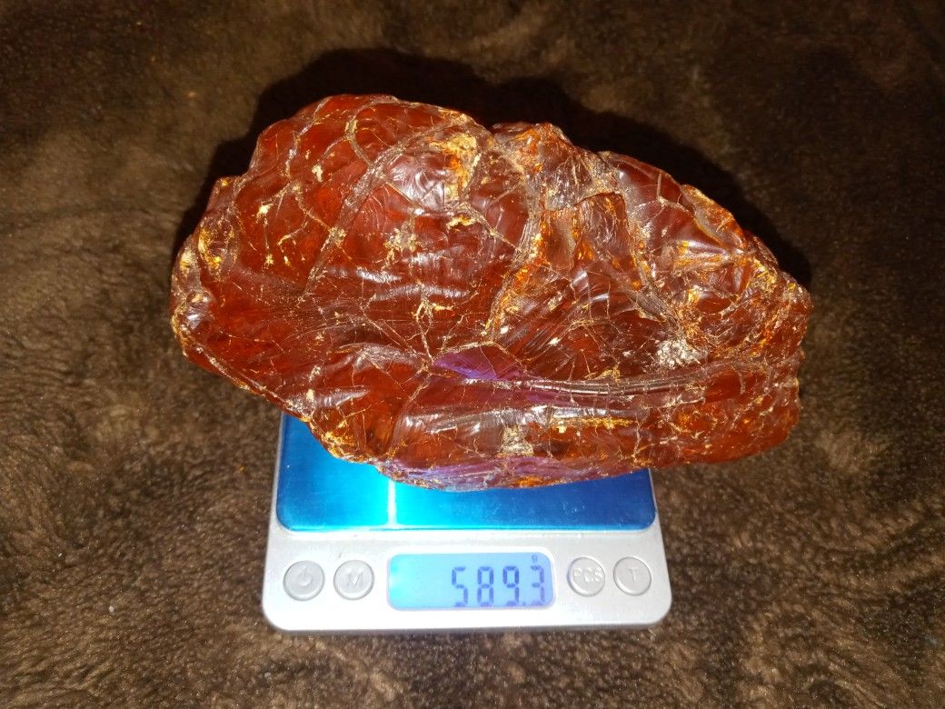 Huge 1.5 Pound Raw Amber Natural Rough Stone Huge 20.95oz 589.3g