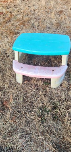Kids picnic table