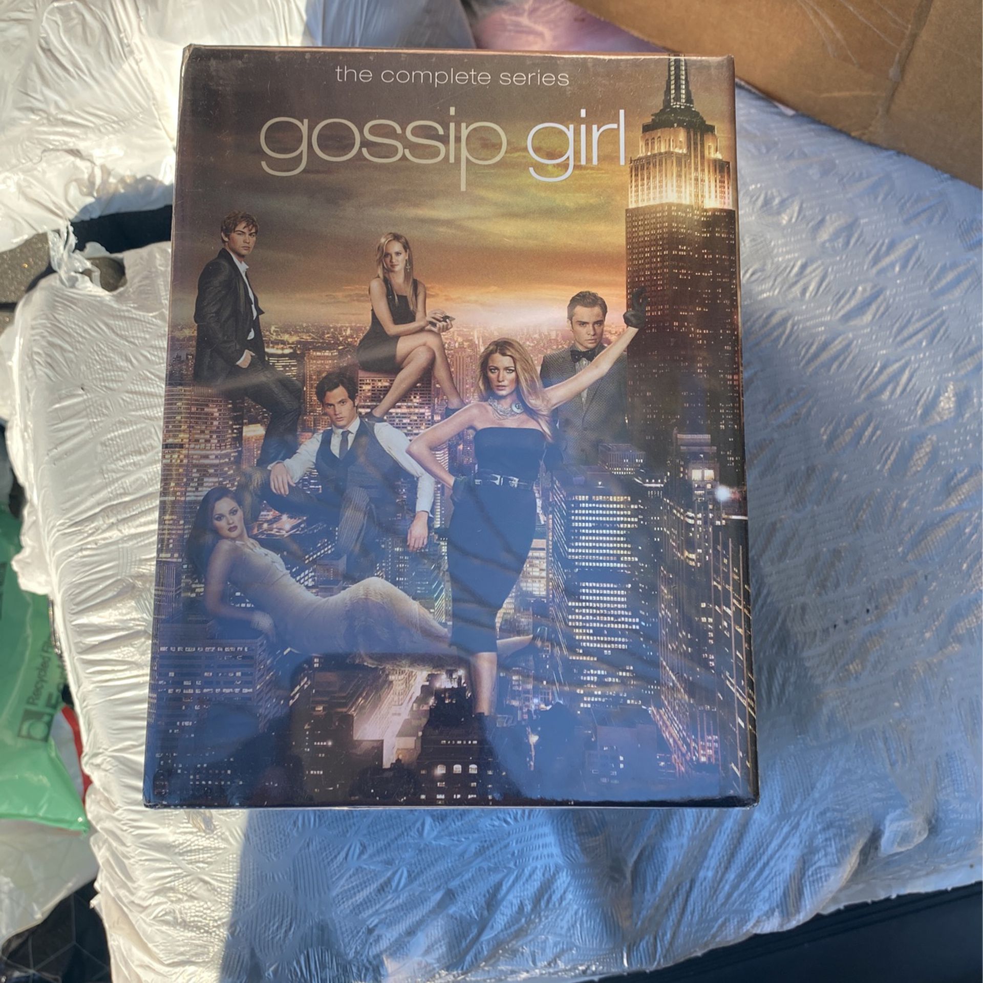 Gossip Girls Complete Series  (TELL ME YOUR BEST OFFER)