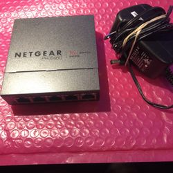 Net gear Prosafe 5 Port Gigabit Plus Switch Model Gs105E