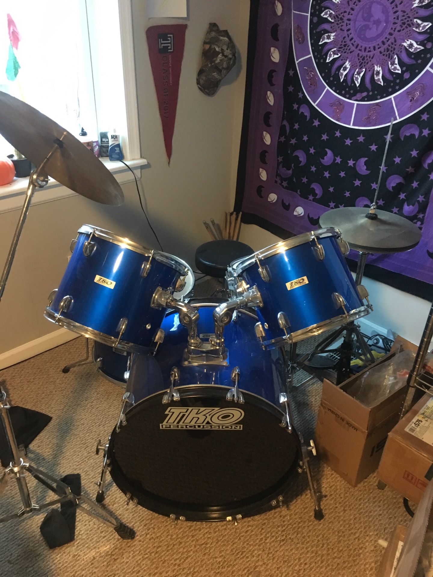 TKO 7 piece drum set