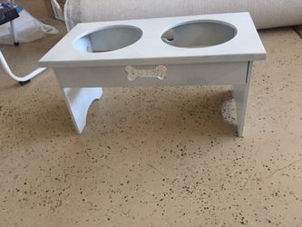 large doggy food holder