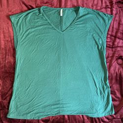 Women’s Halara Green V Neck Short Sleeve Shirt Size L
