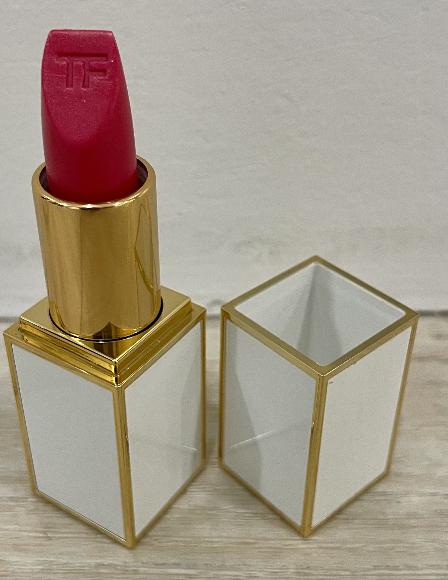 TOM FORD Ultra Rich Lip Color 04 APHRODITE 0.1oz/3g Brand new in box Full Size