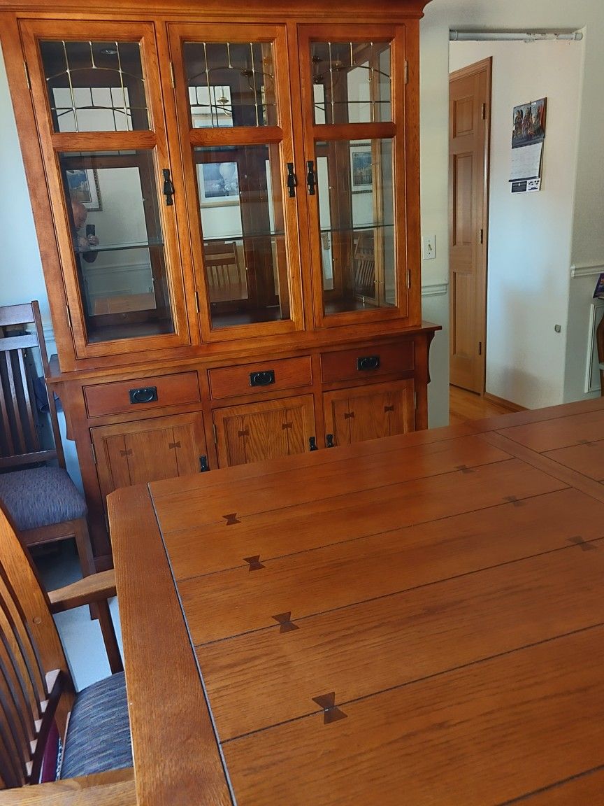 Heirloom Quality Dining Set