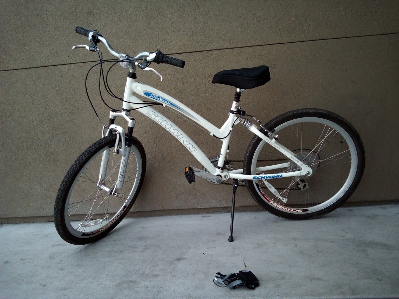 Schwinn midtown bike price best sale
