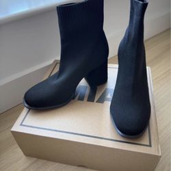 Mia Black Sock Boots Size 6
