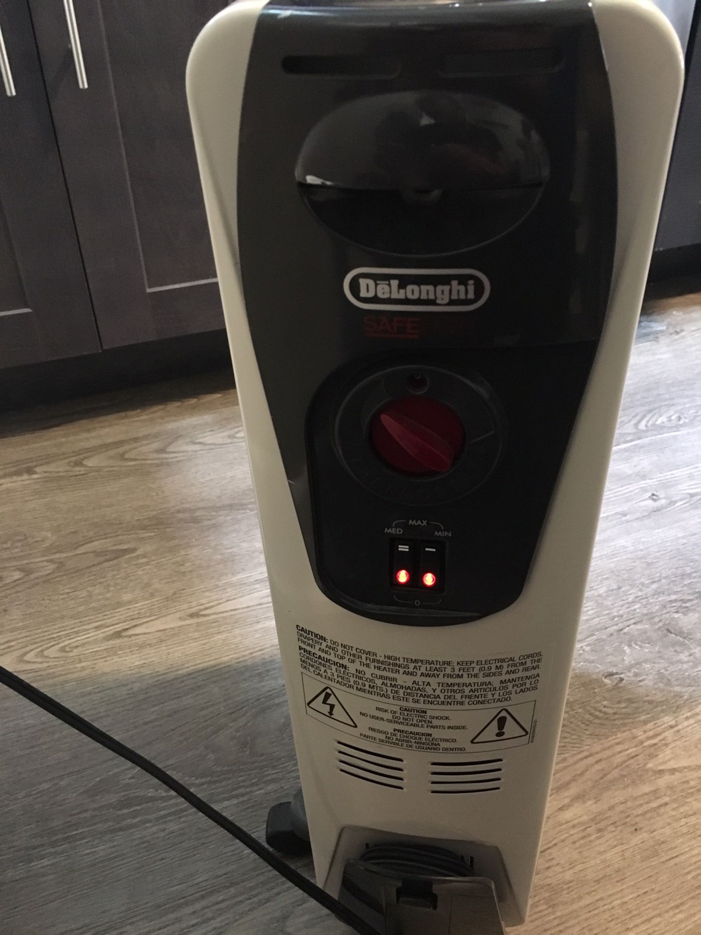 DeLonghi Safe Heat 1500W Portable Radiator
