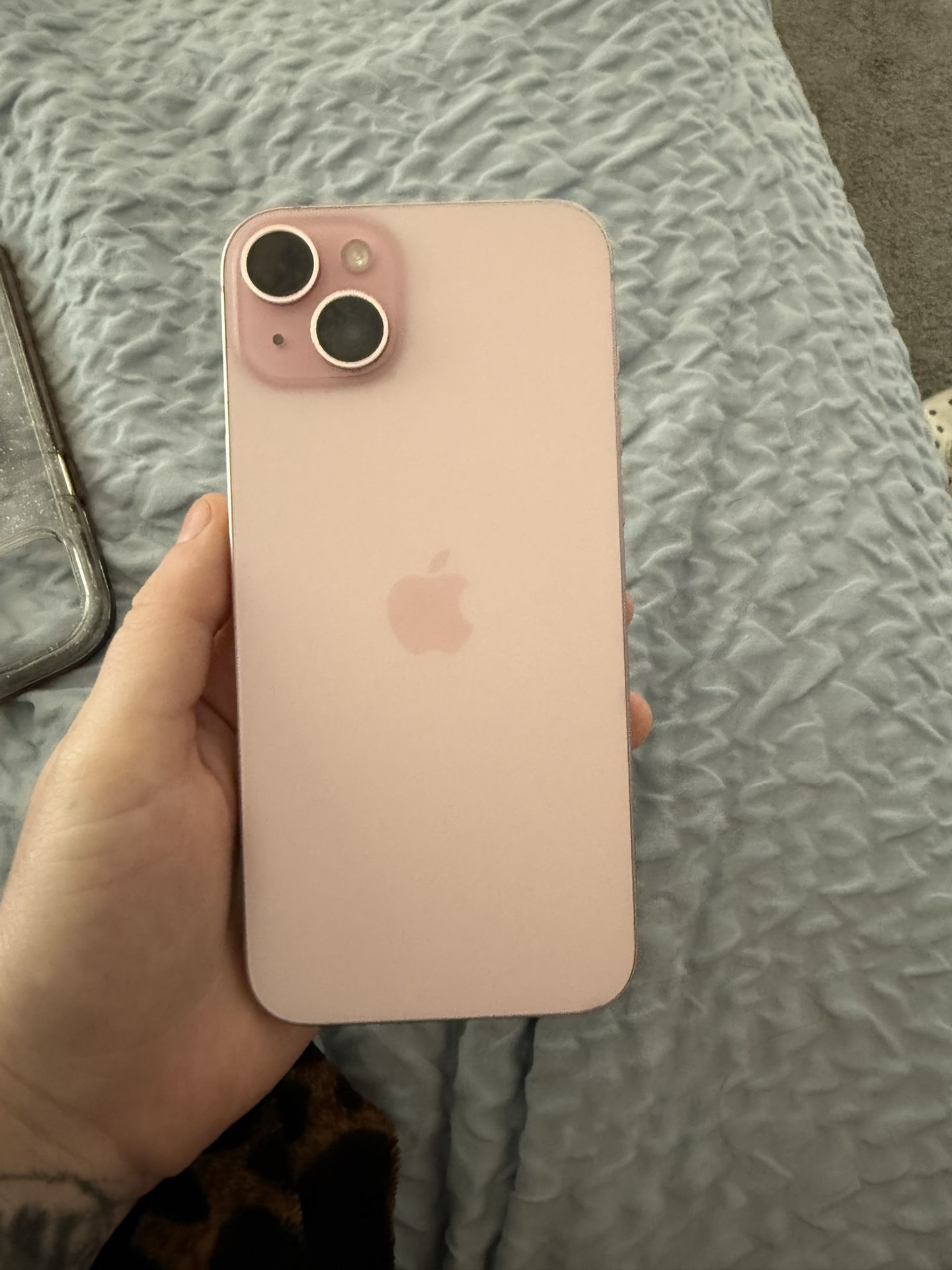 300 $ Pink I Phone 15 Plus Has Small Crack But Still Works Great T Mobile