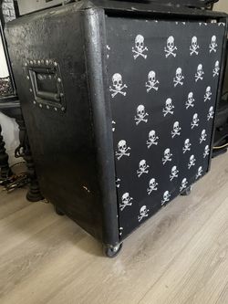 Used Ampeg 4x10HLN 1000watt 4OHMS READ FULL AD BEFORE REPLYING 